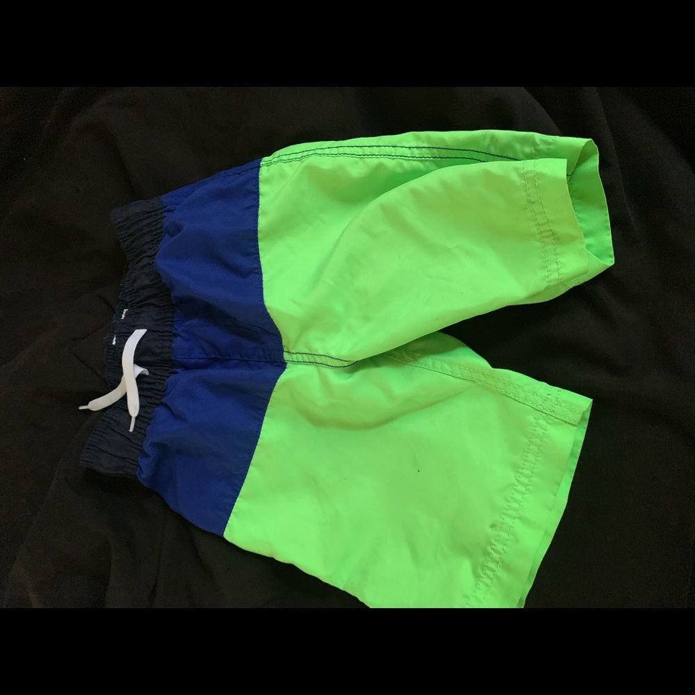 Boys children’s place swim trunks size 5/6